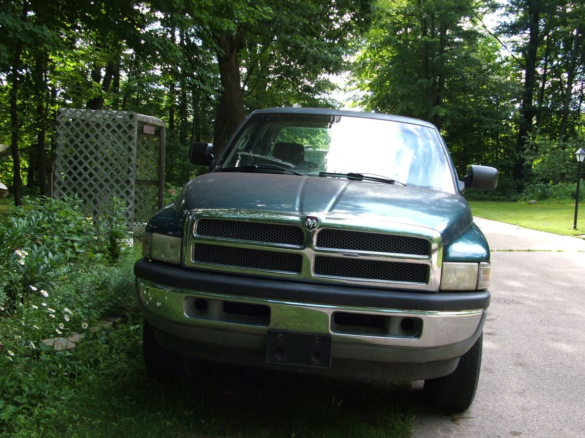 1996 Dodge Ram 1500 for sale by owner in New London