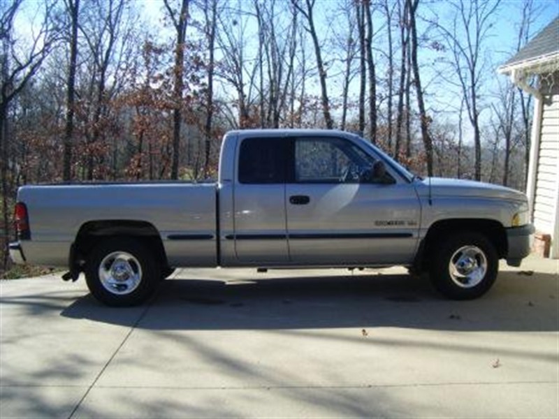 1998 Dodge Ram 1500 for sale by owner in BENTON
