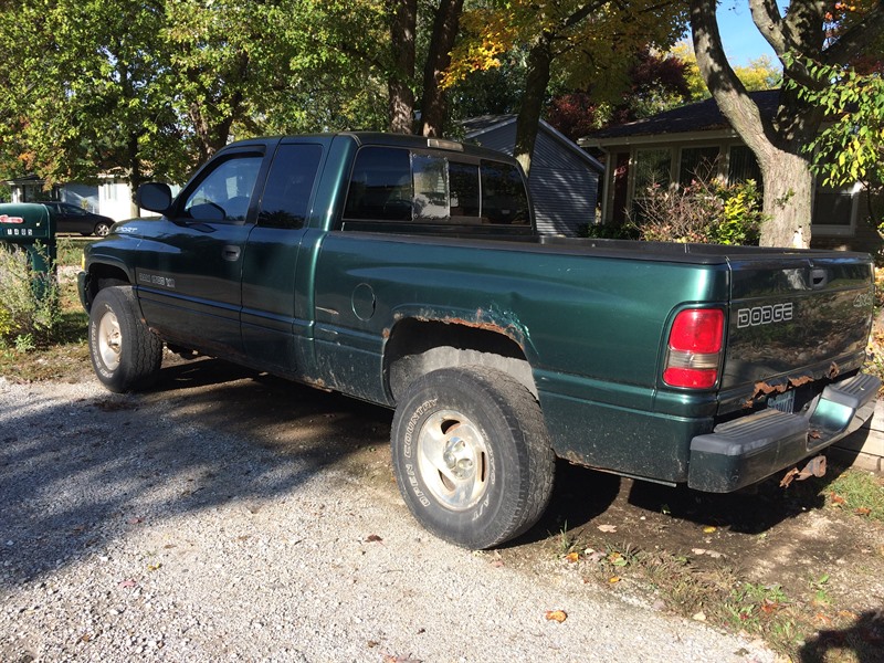 1999 Dodge Ram 1500 Sport Quad Cab for sale by owner in MICHIGAN CITY