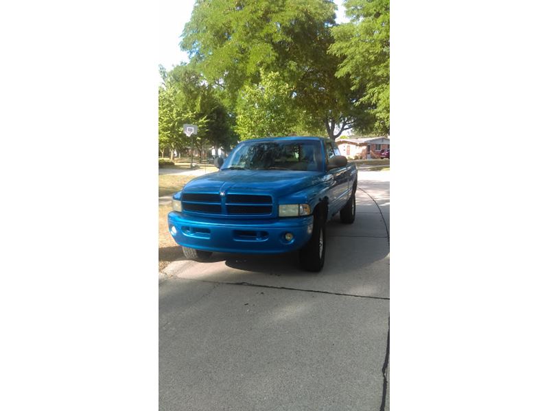1999 Dodge Ram 1500 for sale by owner in Livonia