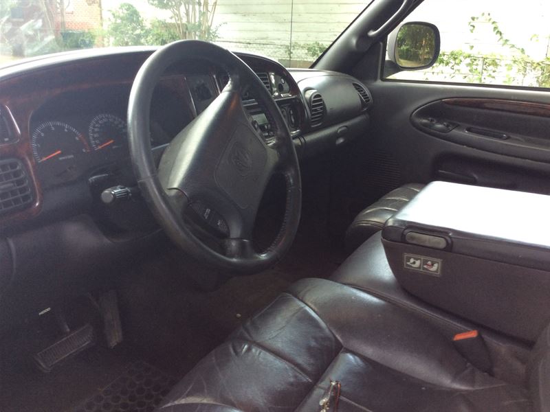 2000 Dodge Ram 1500 for sale by owner in MEMPHIS