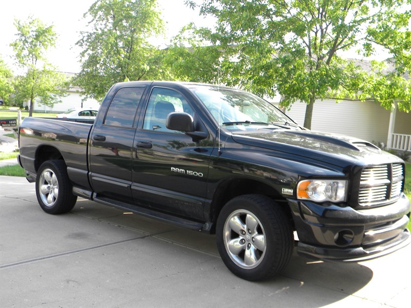 2004 Dodge Ram 1500 for sale by owner in GREENFIELD