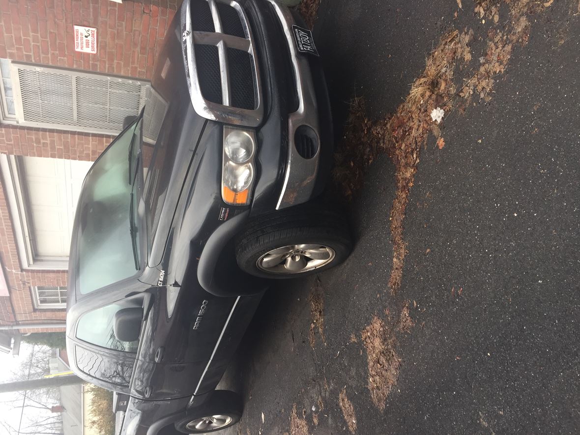 2005 Dodge Ram 1500 for sale by owner in Bristol