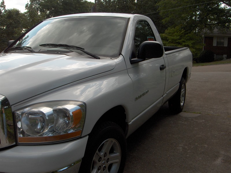 2006 Dodge Ram 1500 for sale by owner in KNOXVILLE
