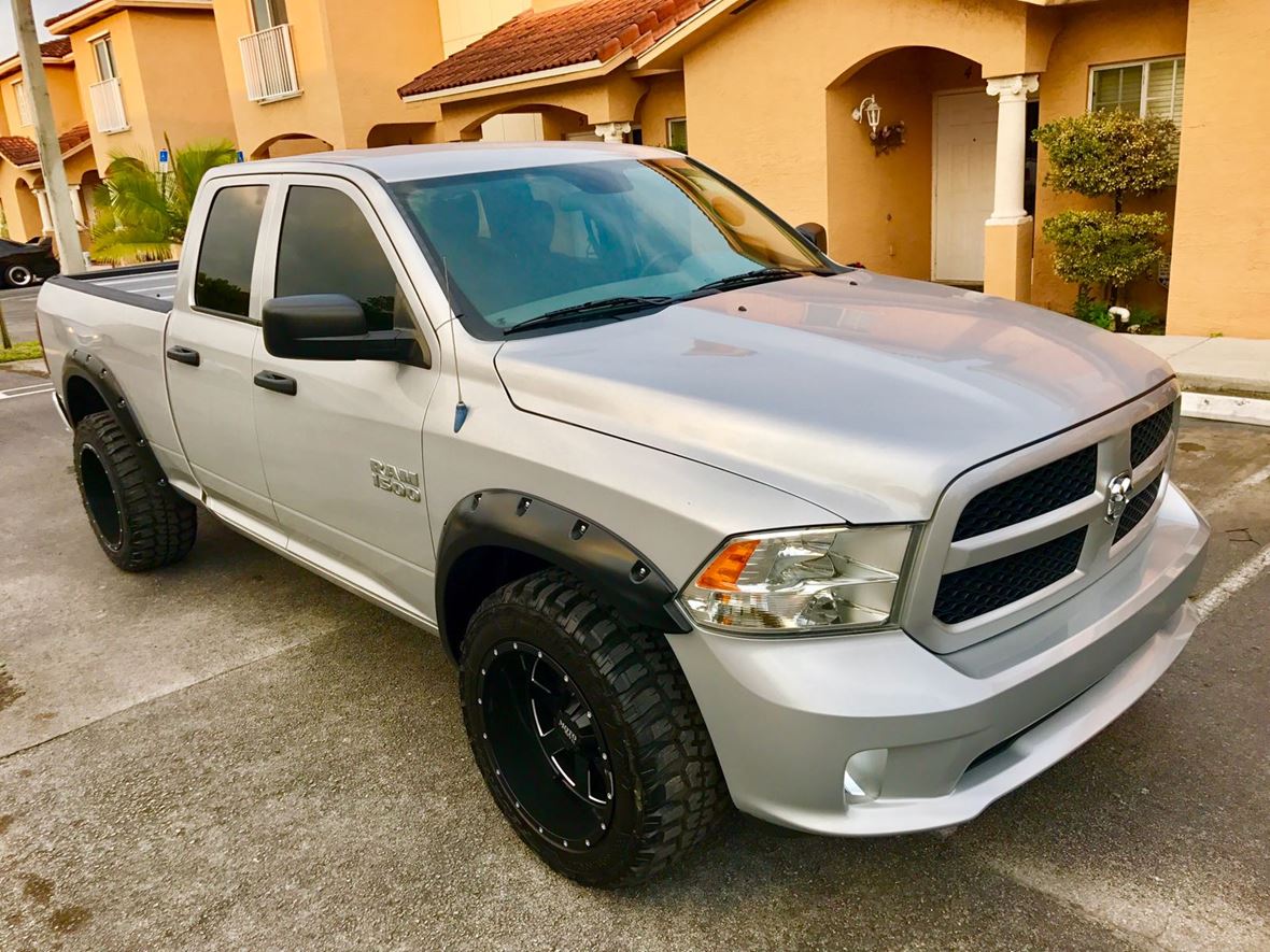 2013 Dodge Ram 1500 4x4 Private Car Sale in Hialeah, FL 33018