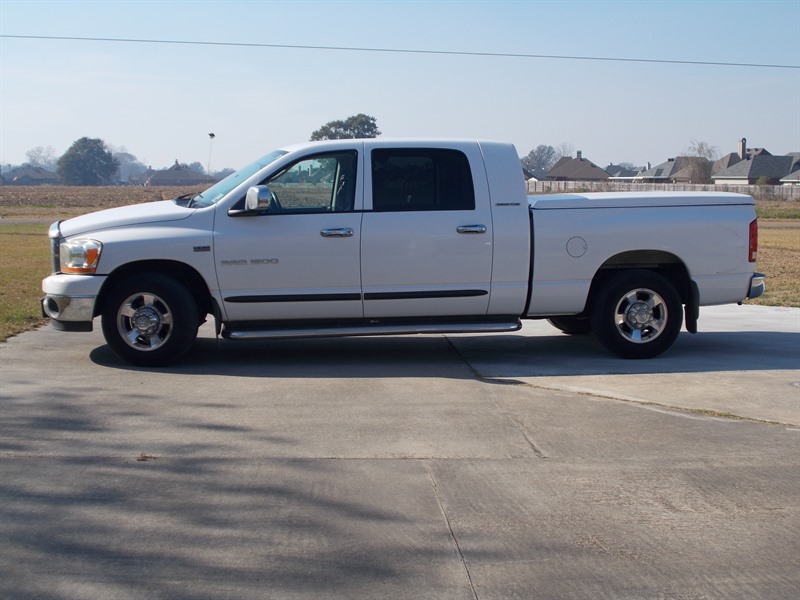 2006 Dodge Ram 1500Mega Cab for sale by owner in YOUNGSVILLE