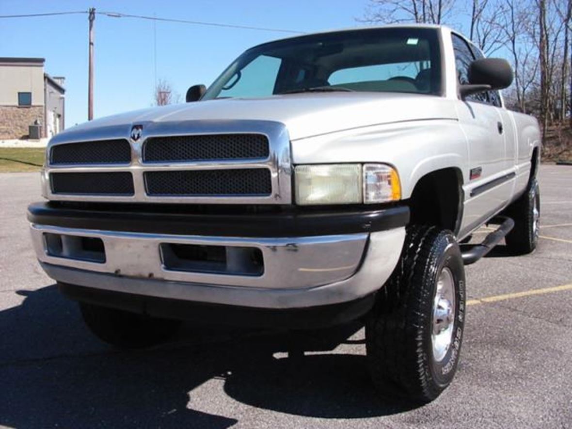 2002 Dodge Ram for sale by owner in Saint Clair
