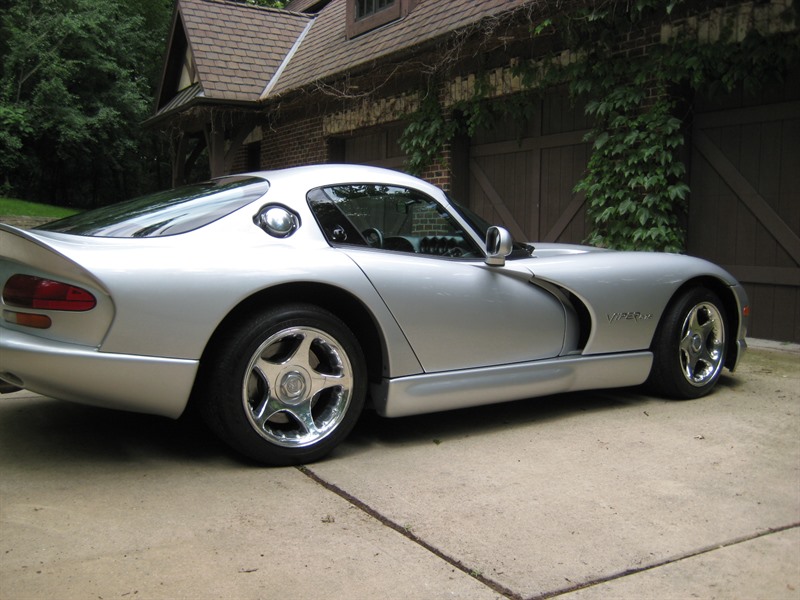 1998 Dodge Viper for sale by owner in SAINT CHARLES