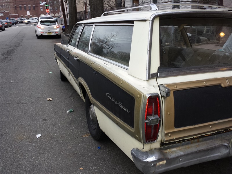1966 Ford country squire wagon for sale by owner in NEWARK