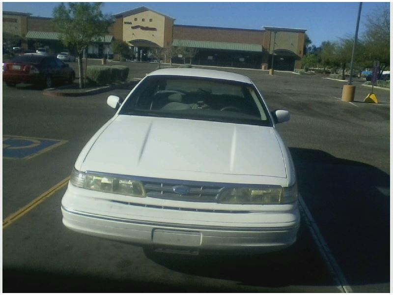 1997 Ford Crown Victoria for sale by owner in Avondale