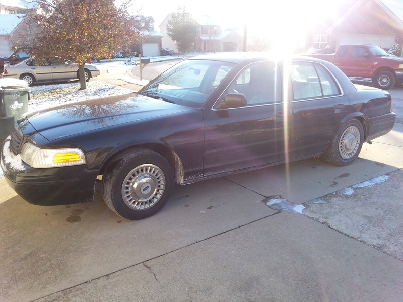 1999 Ford Crown Victoria for sale by owner in LEXINGTON
