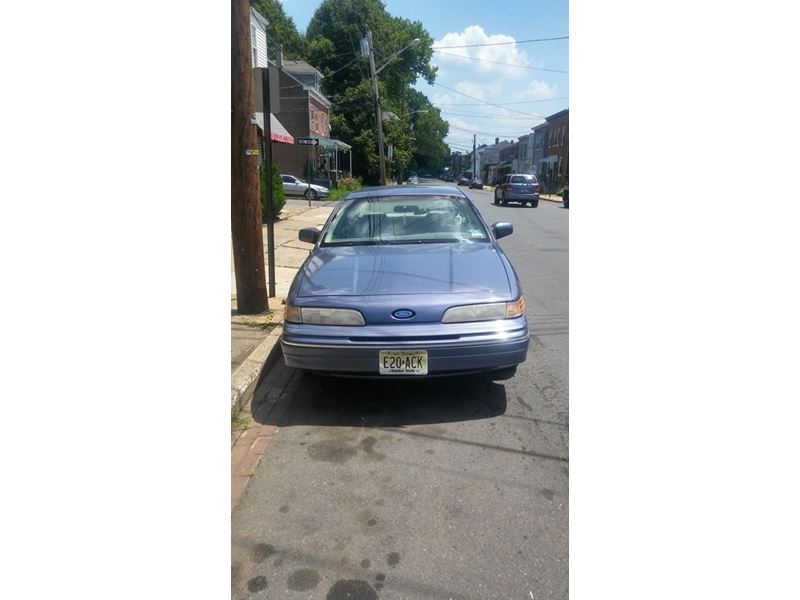 2002 Ford Crown Victoria for sale by owner in Trenton