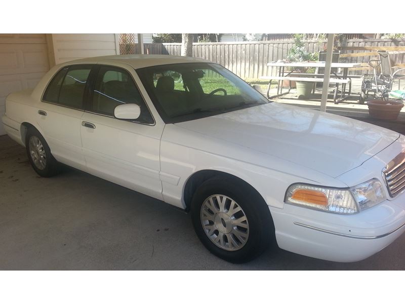 2003 Ford Crown Victoria for sale by owner in Dallas