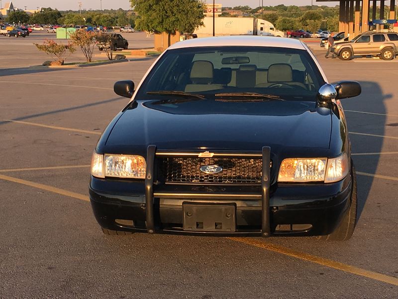 2006 Ford Crown Victoria for sale by owner in Dallas