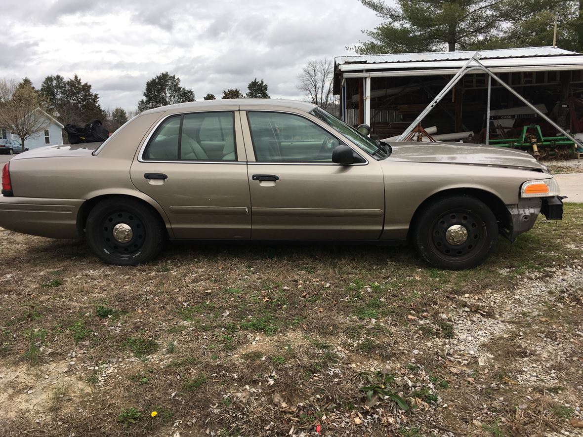 2006 Ford Crown Victoria for sale by owner in Burnside