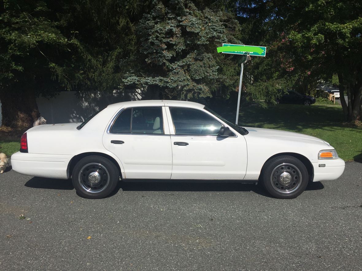 2007 Ford Crown Victoria for sale by owner in Windsor Mill