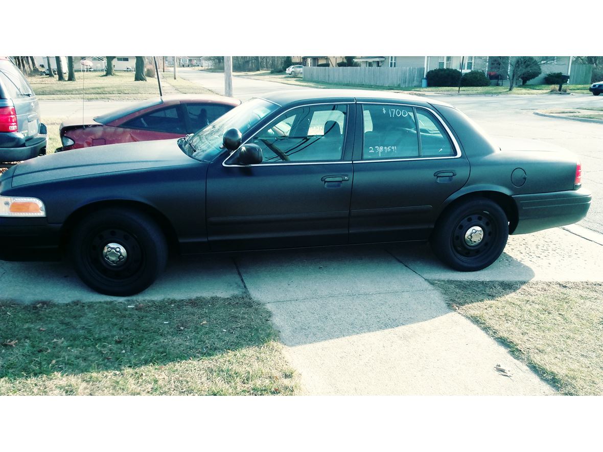 2007 Ford Crown Victoria for sale by owner in Gary
