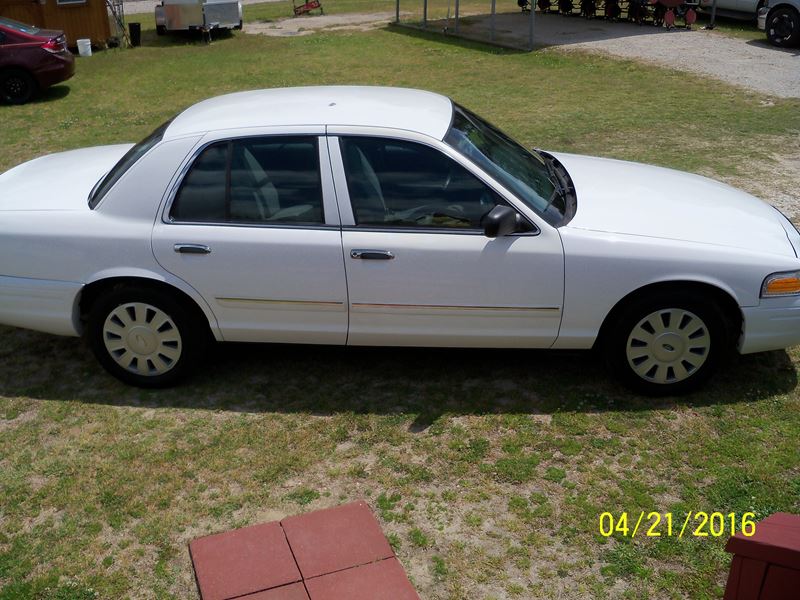 2009 Ford Crown Victoria for sale by owner in Havelock