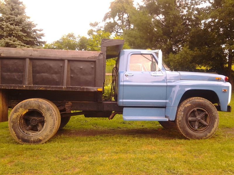 1972 Ford Dump Truck for sale by owner in HILLSVILLE