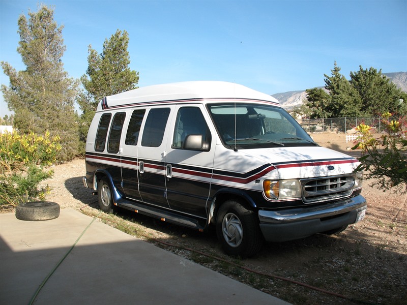 1999 Ford E-150 for sale by owner in LUCERNE VALLEY