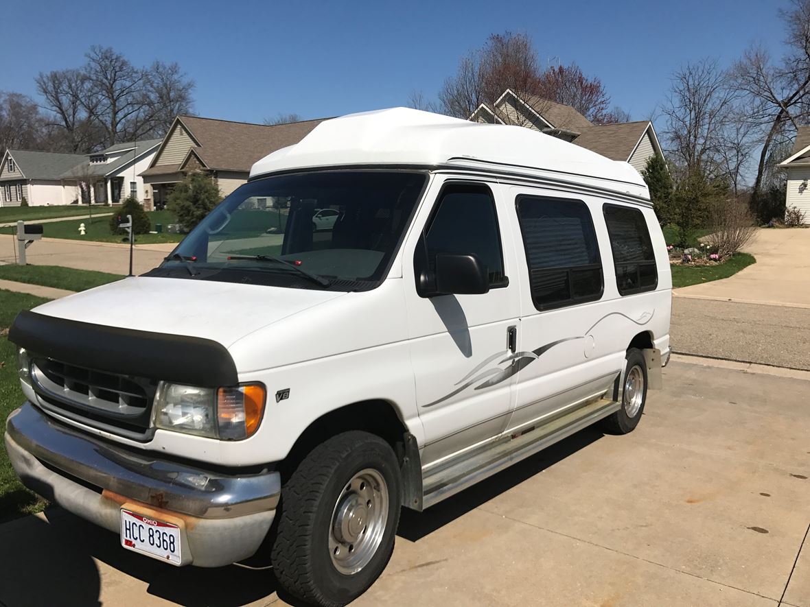2002 Ford E-250 for sale by owner in AKRON