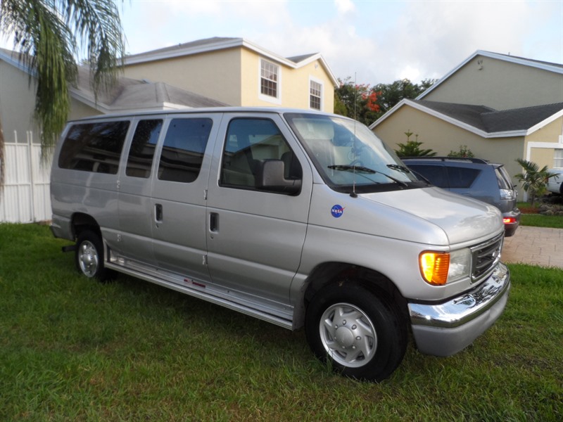 2005 Ford E-350 for sale by owner in MIAMI