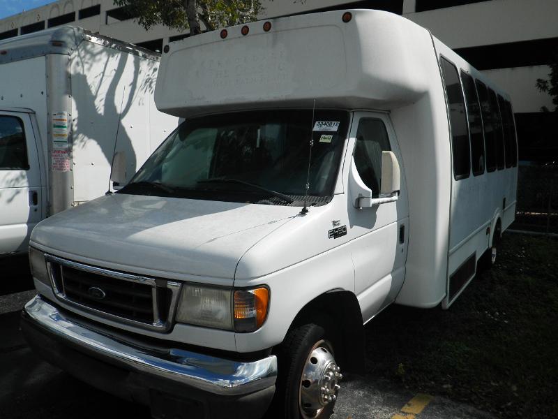 2003 Ford E-Series for sale by owner in POMPANO BEACH