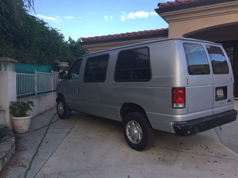 2000 Ford E-Series Van for sale by owner in San Pedro