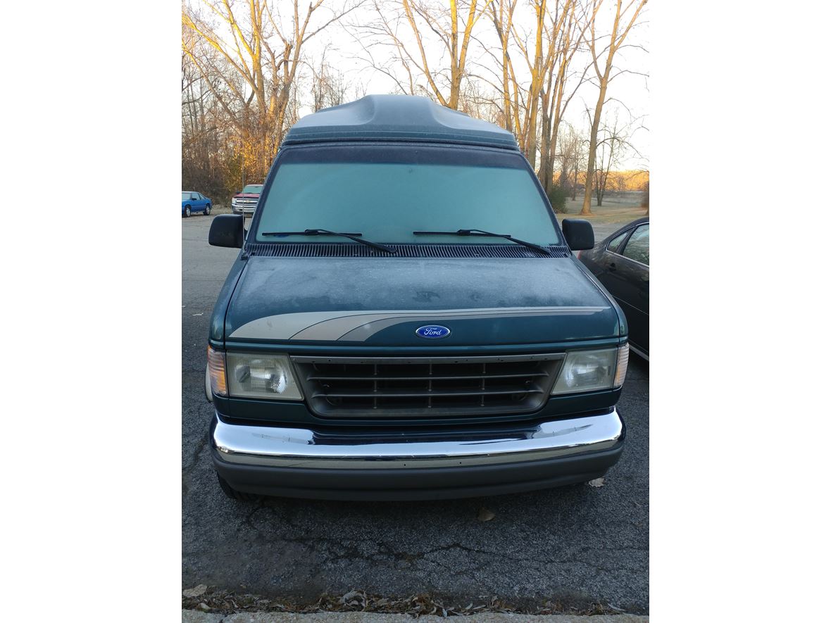 1995 Ford Econoline for sale by owner in Bay City