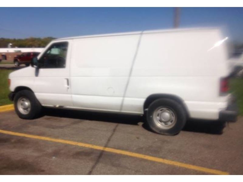 2005 Ford Econoline E150 for sale by owner in SAINT PAUL