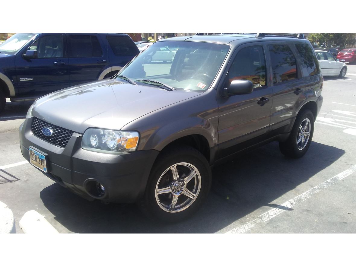 2005 Ford Escape for sale by owner in Riverside