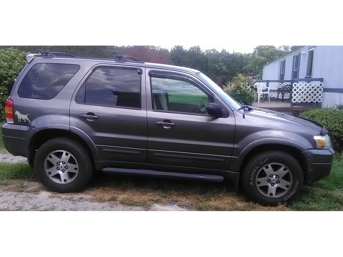 2005 Ford Escape for sale by owner in Goldsboro
