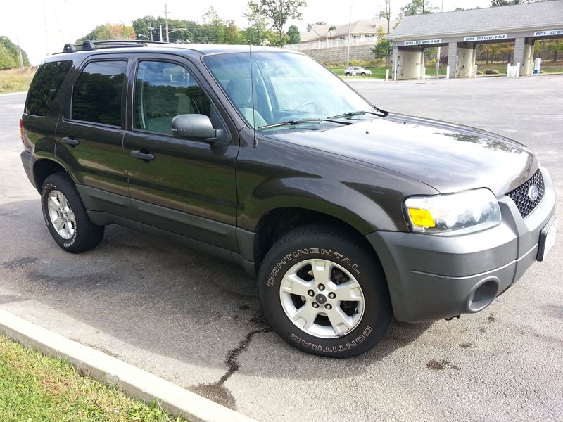 2006 Ford Escape for sale by owner in NORTH ROYALTON