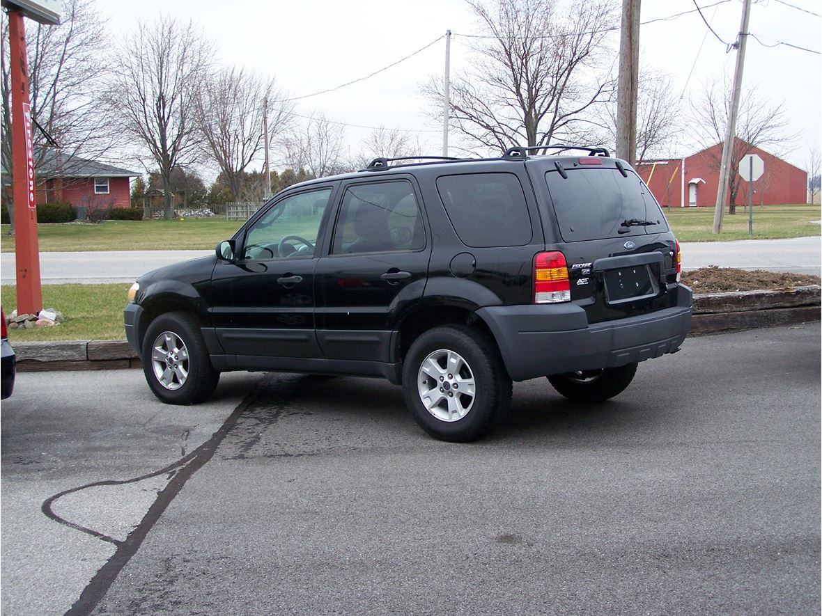 2006 Ford Escape for sale by owner in Defiance