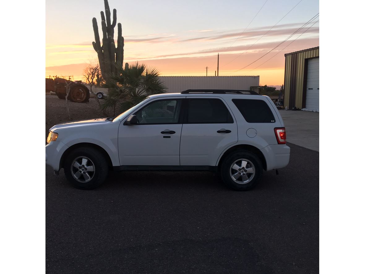 2011 Ford Escape for sale by owner in Phoenix