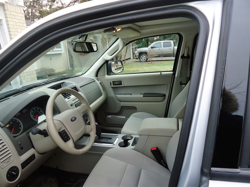 2012 Ford Escape for sale by owner in STERLING HEIGHTS