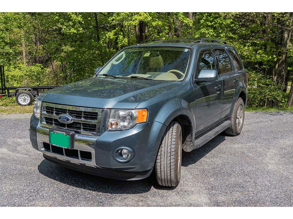 2012 Ford Escape for sale by owner in Pownal