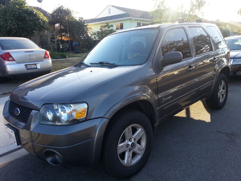 2006 Ford Escape Hybrid for sale by owner in Redondo Beach