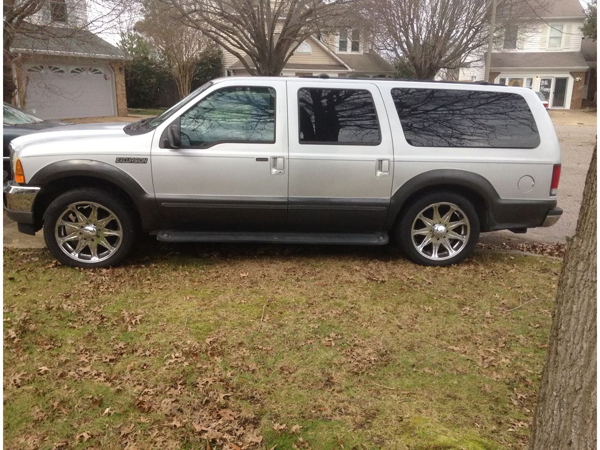 2000 Ford Excursion for sale by owner in Virginia Beach
