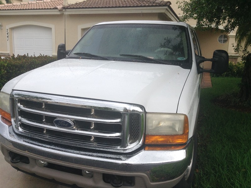 2001 Ford Excursion for sale by owner in MIAMI