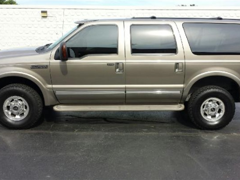 2005 Ford Excursion for sale by owner in MENOMONEE FALLS