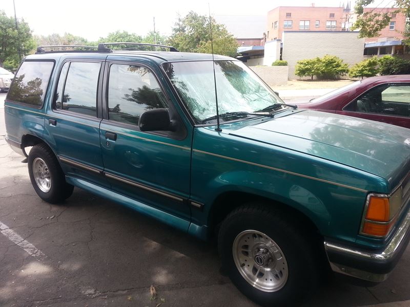 1993 Ford Explorer for sale by owner in Fresno