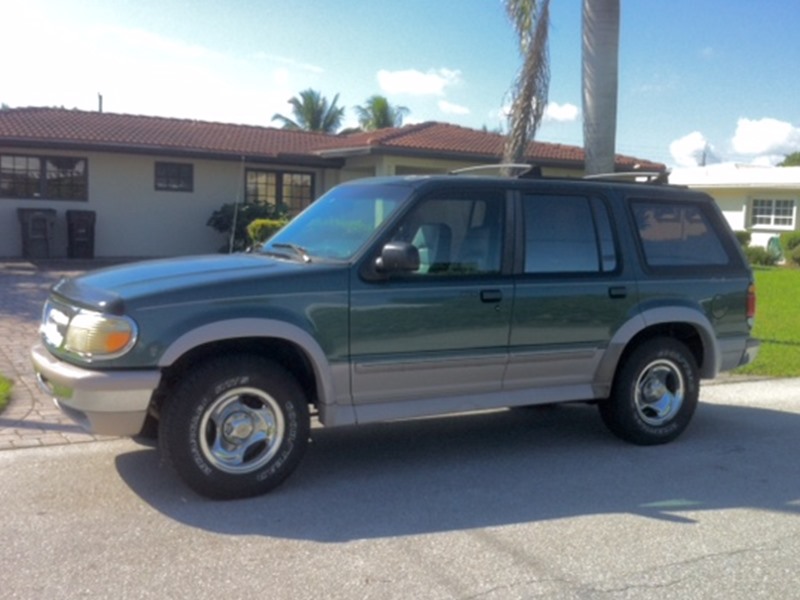 1995 Ford Explorer for sale by owner in FORT LAUDERDALE
