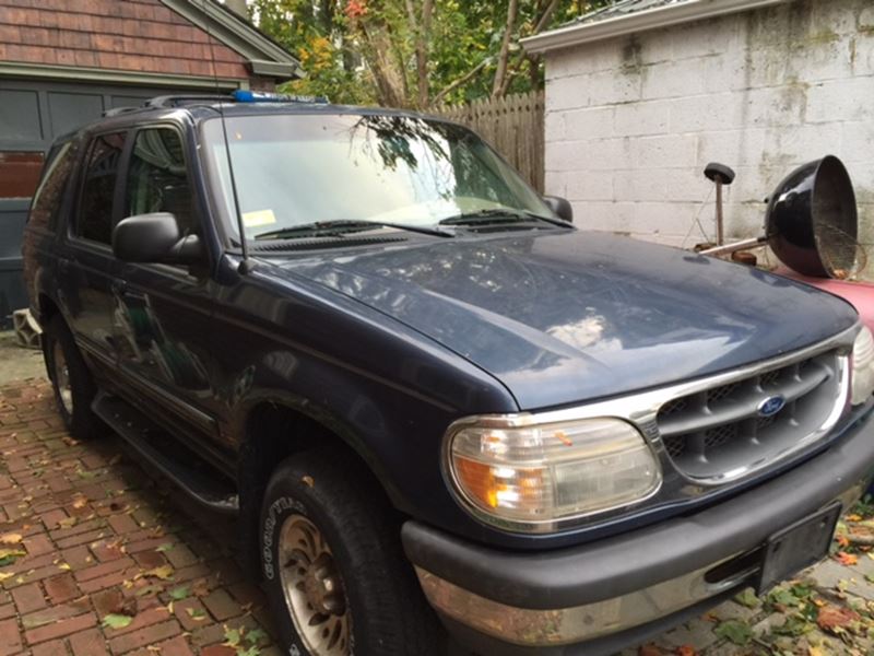 1998 Ford Explorer for sale by owner in CRANSTON