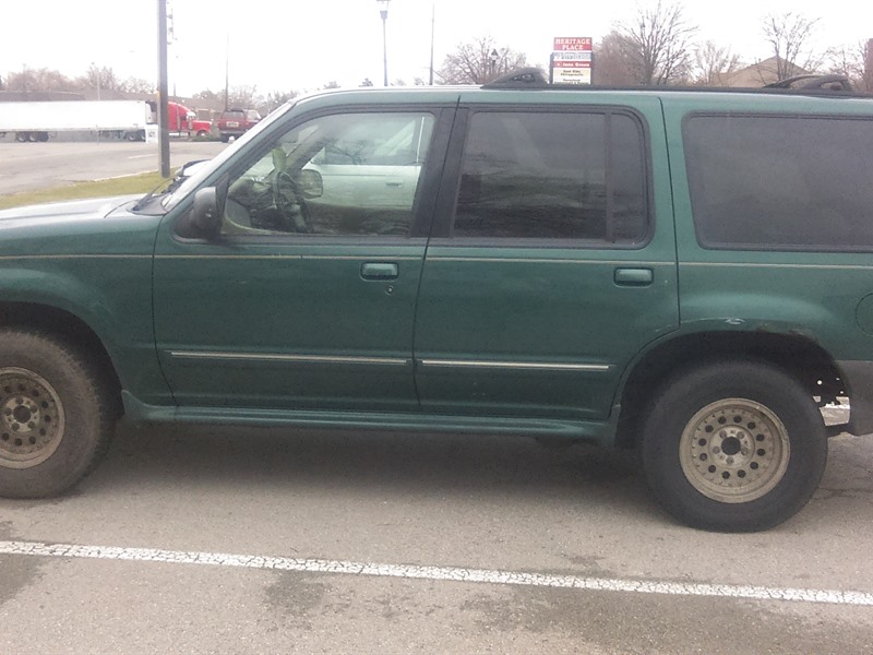 1999 Ford Explorer for sale by owner in INDIANAPOLIS