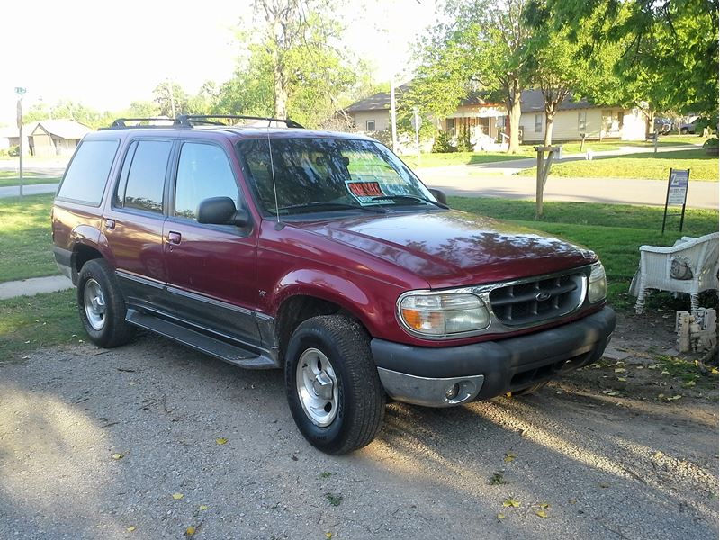 1999 Ford Explorer for sale by owner in El Reno