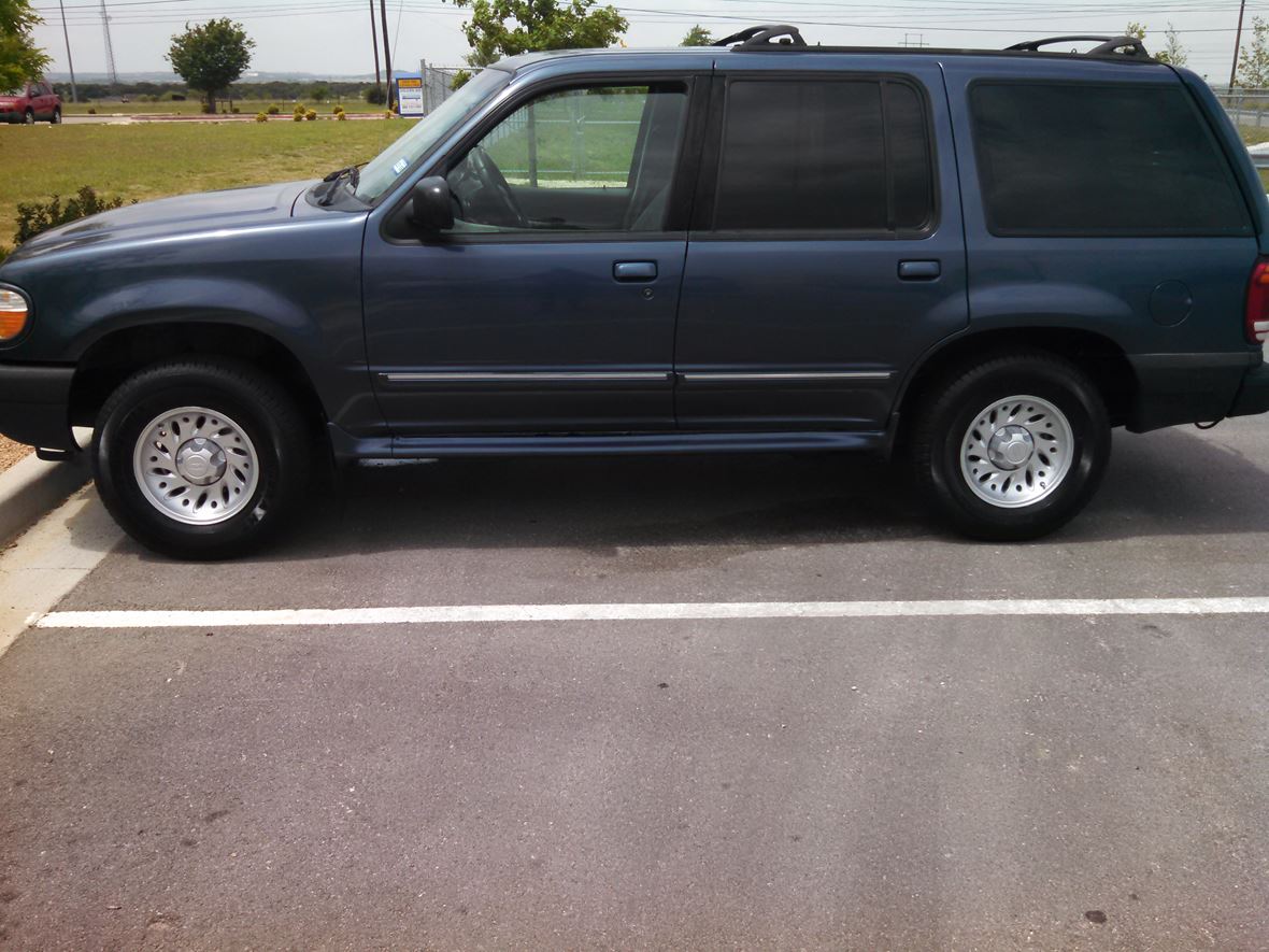 2000 Ford Explorer for sale by owner in Killeen