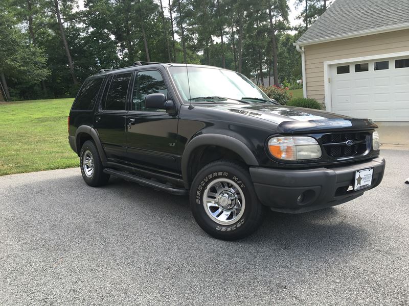 2001 Ford Explorer for sale by owner in Henrico