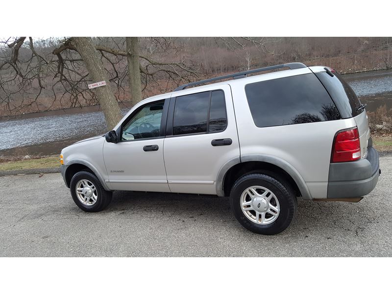 2002 Ford Explorer for sale by owner in SHELTON