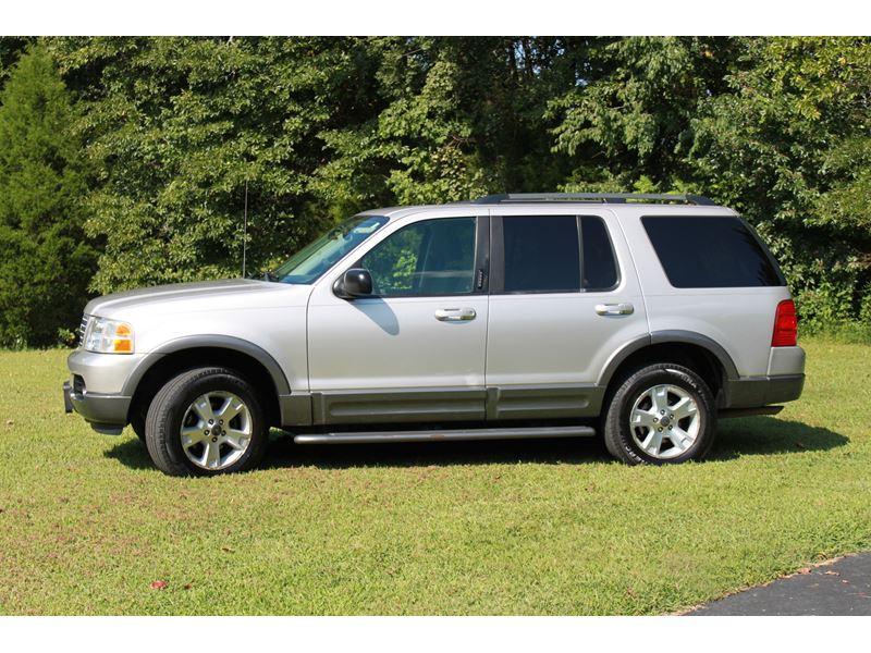2003 Ford Explorer for sale by owner in Belvidere